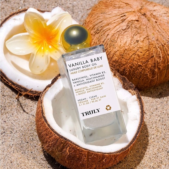 Vanilla Bay Gold and White Moisturizer & Body Oil - Picture 6 of 9